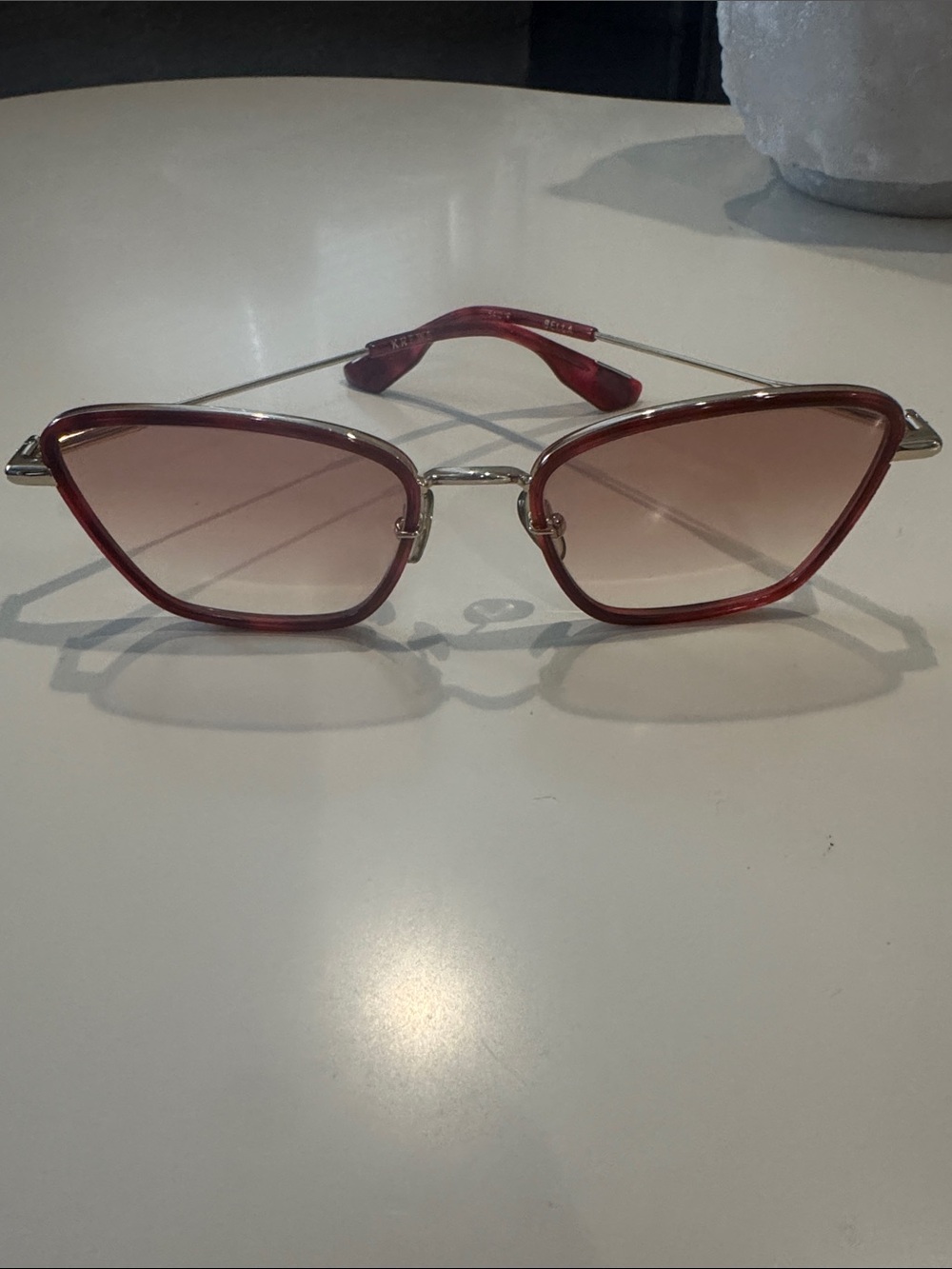 KREWE Bella | Sangria with rose Gradient vanity lens Cat-Eye Sunglasses